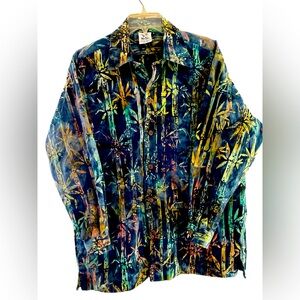Unisex vintage custom made long sleeve shirt. Made in Hawaii.